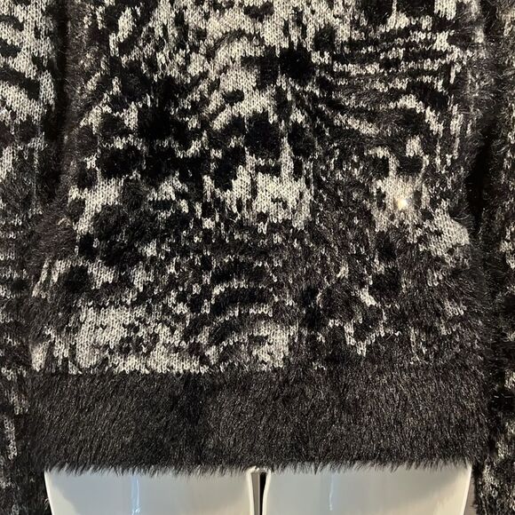 7 For All Mankind Black/Grey Jacquard Knit‎ V-Neck Sweater Size XS - Picture 9 of 12